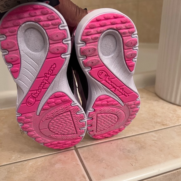 Size 6T  champion shoe. - Picture 2 of 6